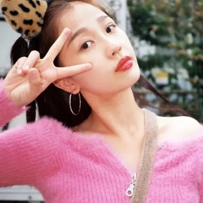 追梦的黎族女娃娃